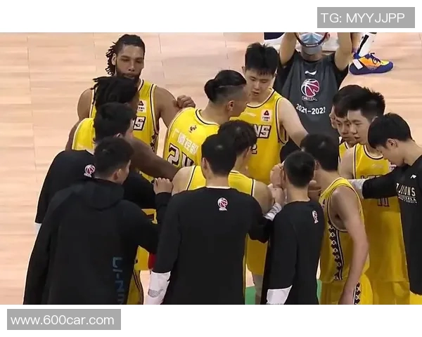 亚眠与克莱蒙激战正酣比分胶着双方争夺关键三分